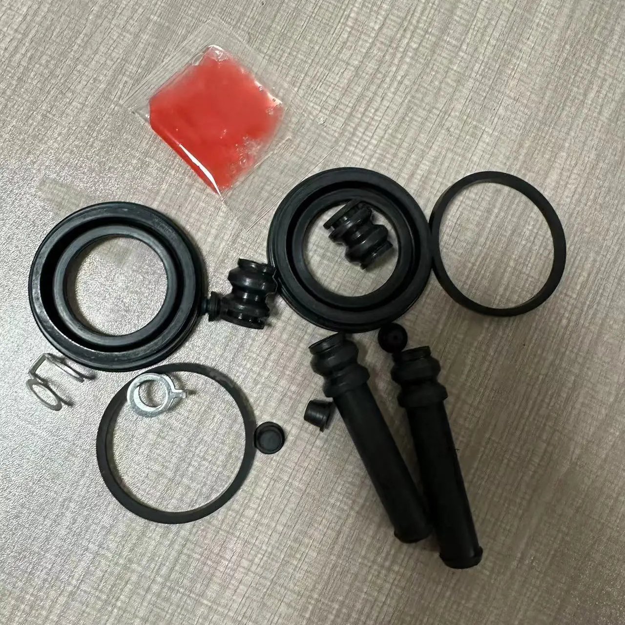 High Quality Rear and Front Brake Caliper Repair Kit for Runner LAND CRUISER 04479-60030